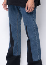 將圖片載入圖庫檢視器 Triangle Flared Jeans
